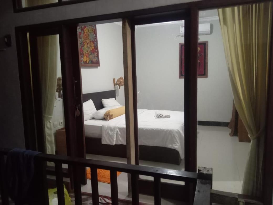 Kri Homestay Kuta  エクステリア 写真
