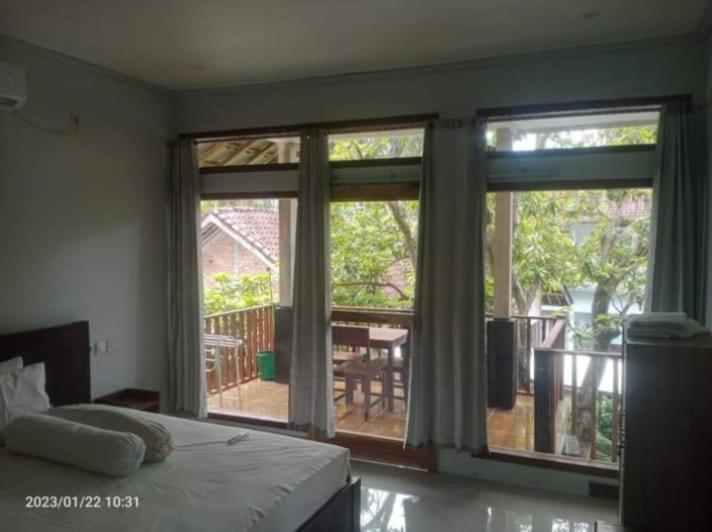 Kri Homestay Kuta  エクステリア 写真