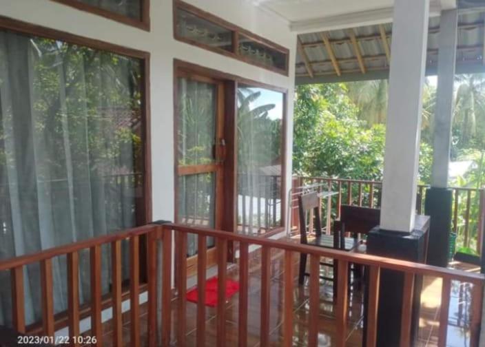 Kri Homestay Kuta  エクステリア 写真