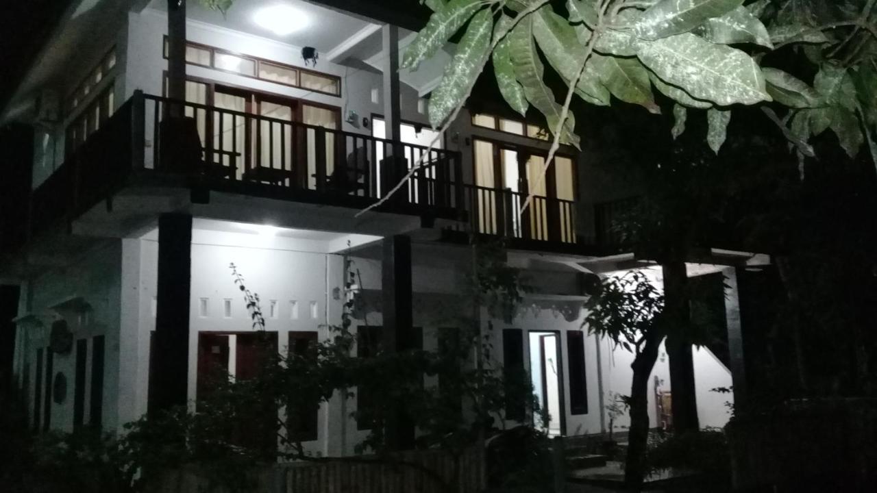 Kri Homestay Kuta  エクステリア 写真